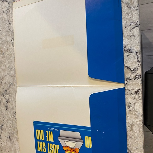 Like new vintage, rare 1986 Penn State folder for paper - Picture 2 of 5